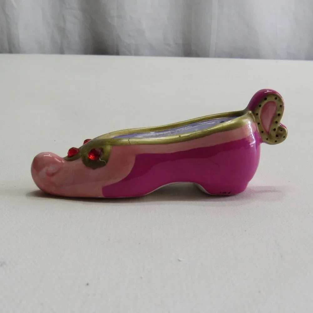 CPT Holdings Inc. 2000 I Dream of Jeannie Shoes Salt & Pepper Shakers Figurines